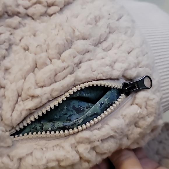 XS Altar'd State full zip sherpa sweater inside lined with 100% polyester - Picture 3 of 6